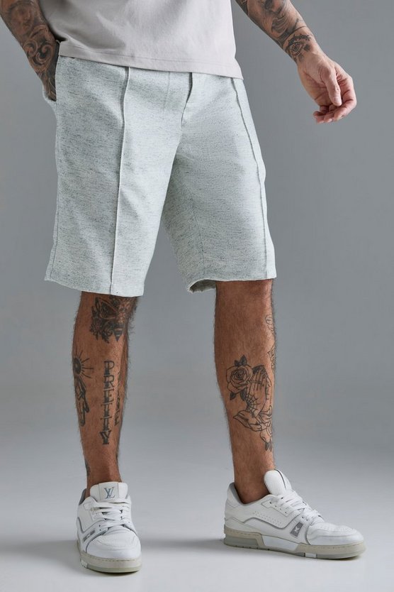 Tall strukturierte Shorts mit Naht-Detail