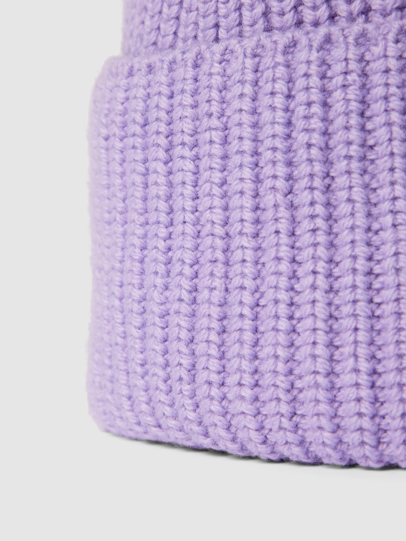 Beanie mit breitem Umschlag in flieder