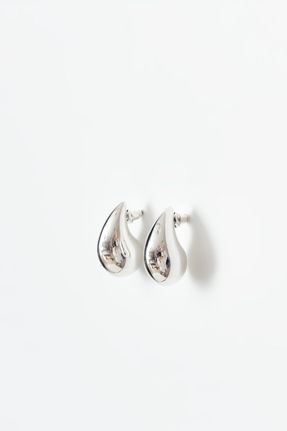Mini drop earrings