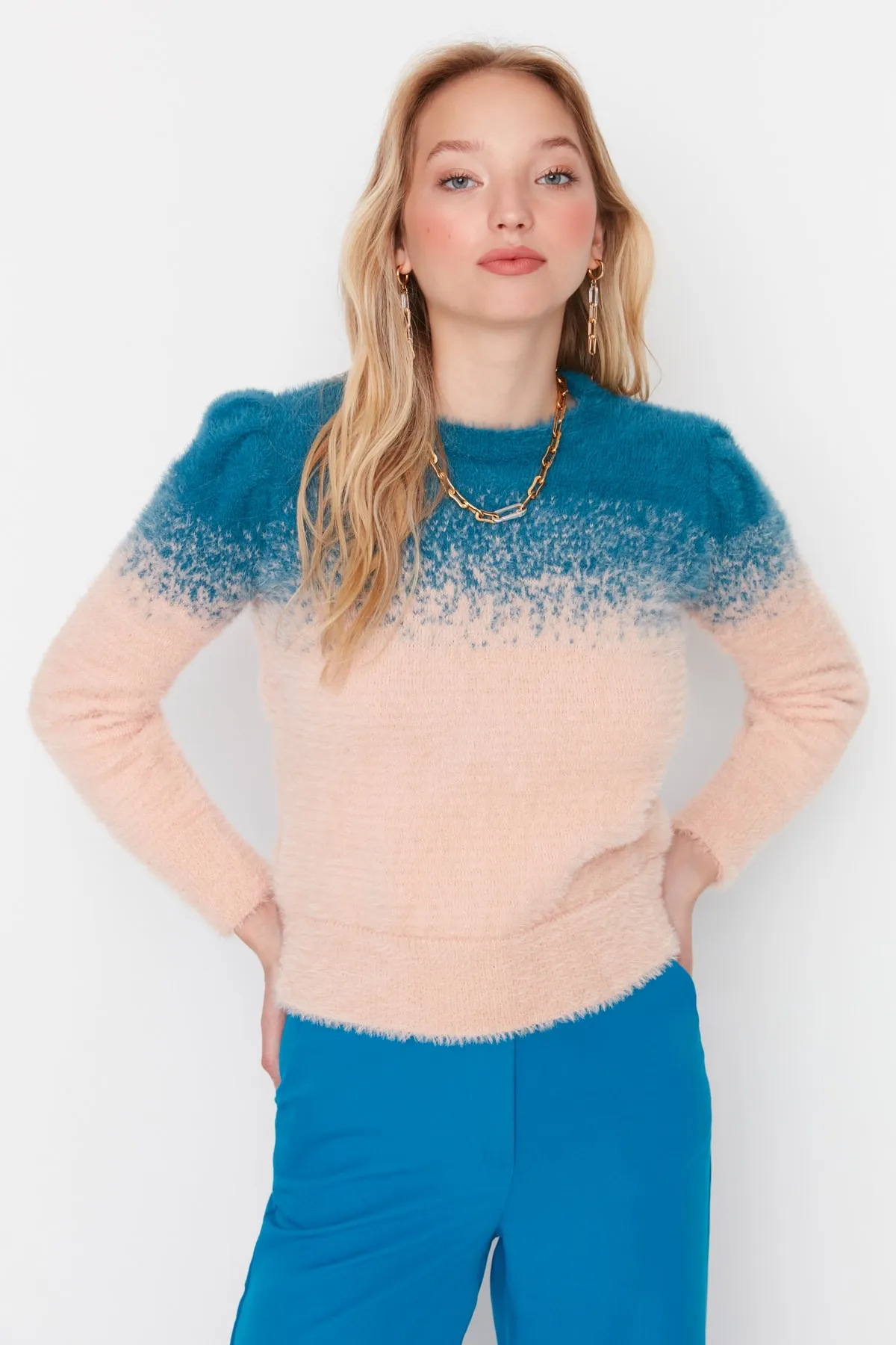 Trendyol Collection  Petrolfarbener Fuzzy-Strickpullover TWOAW22KZ0092