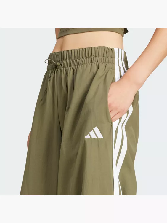 adidas Essentials 3-Streifen Lifestyle Woven Parachute Hose