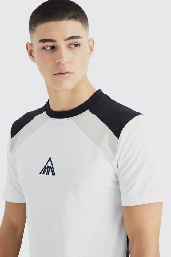Man Muscle-Fit Colorblock T-Shirt