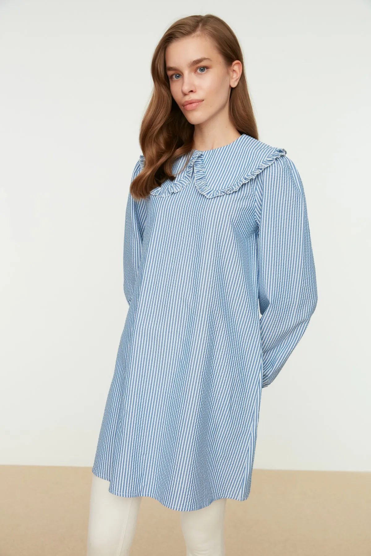 Trendyol Modest  Blaue Tunika aus gewebter Baumwolle mit Kragen für Babys TCTSS21TN0104
