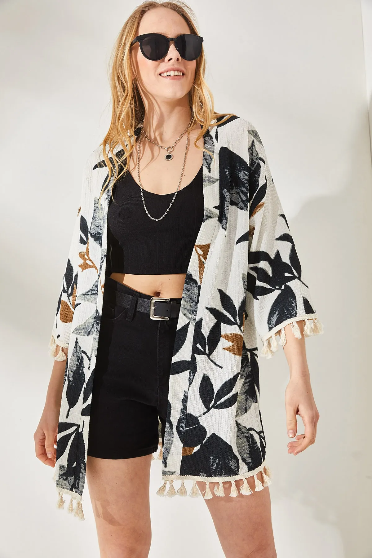 Olalook  Locker gestrickter Kimono mit Quasten für Damen in Steinschwarz KMN-00000056