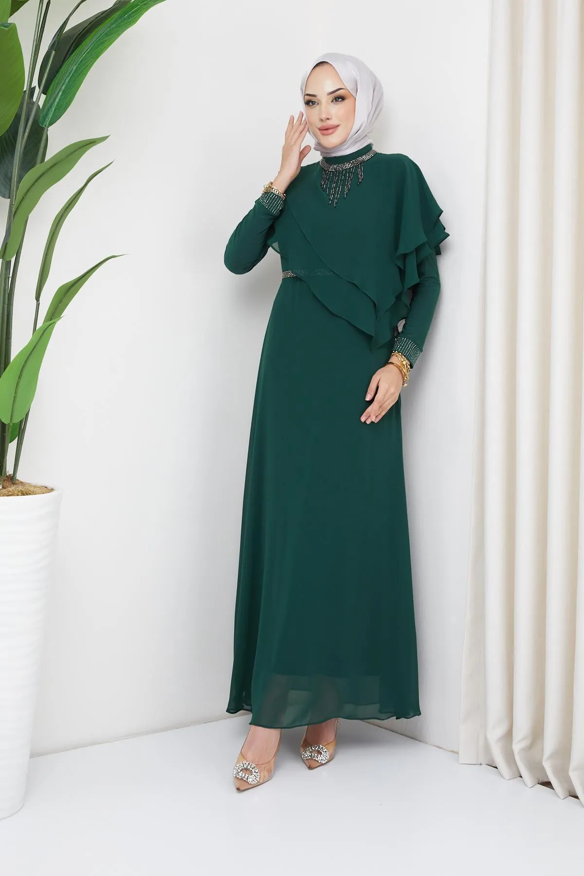 Olcay  Chiffon-Hijab-Abendkleid mit Stein- und Schwungraddetail GRÜN 1651