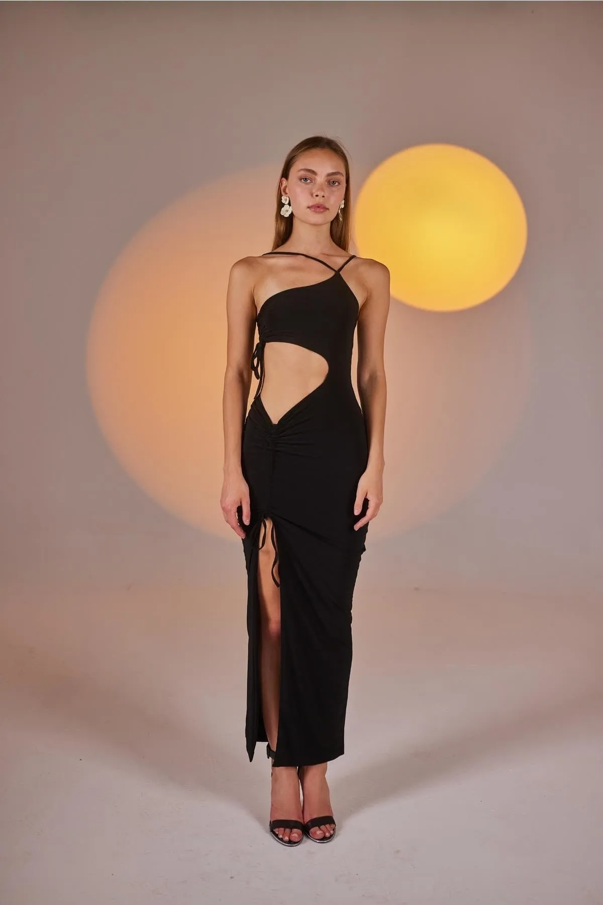 HOLLY LOLLY  One-Shoulder, Mid-Shoulder, Schlitz, flexibles Ellie-Kleid, Schwarz