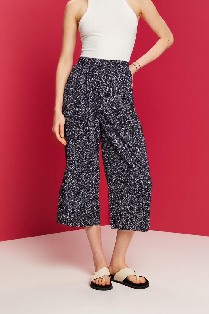 Pants knitted