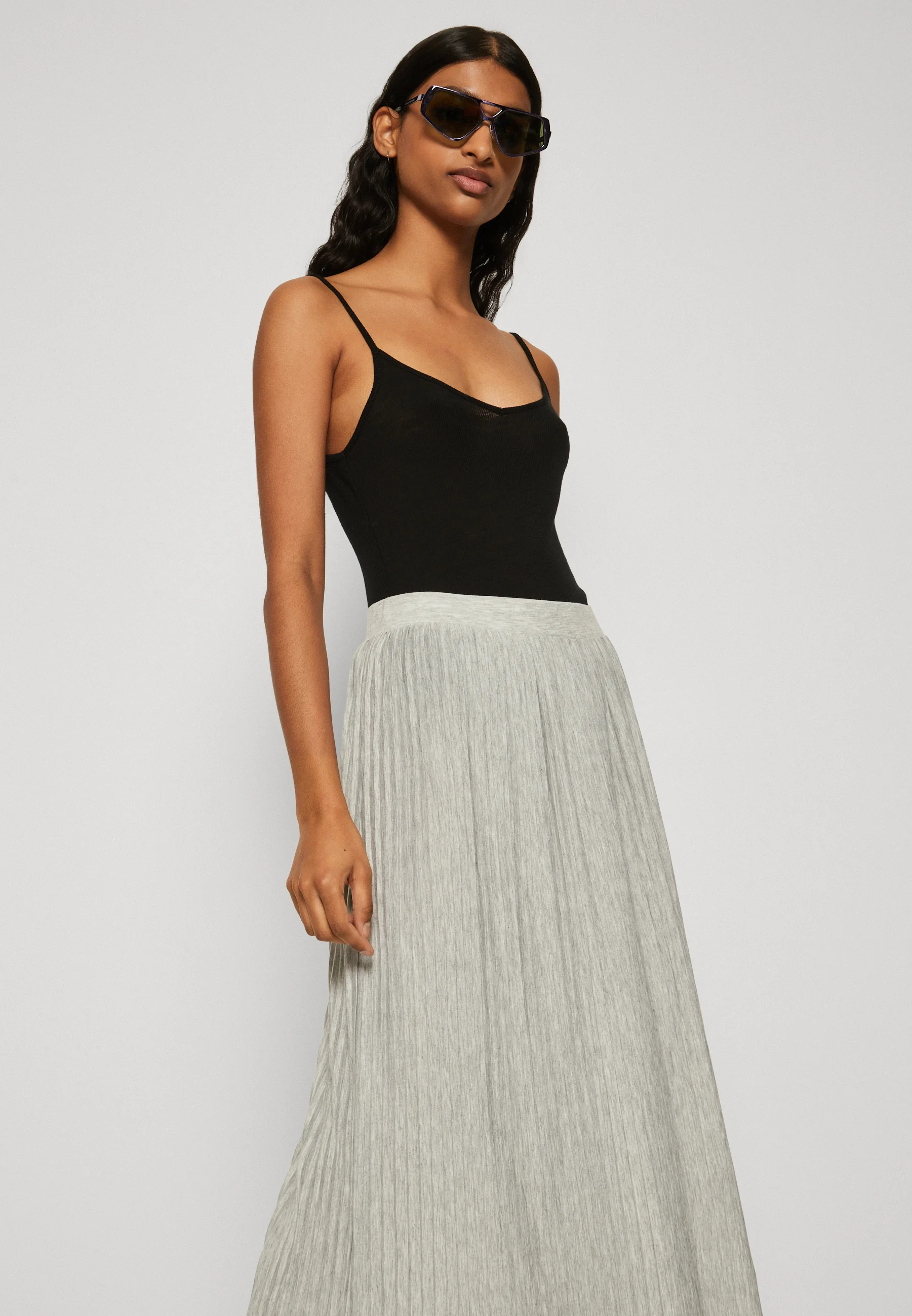 Vero Moda Petite VMMILLE SKIRT - Falda plisada