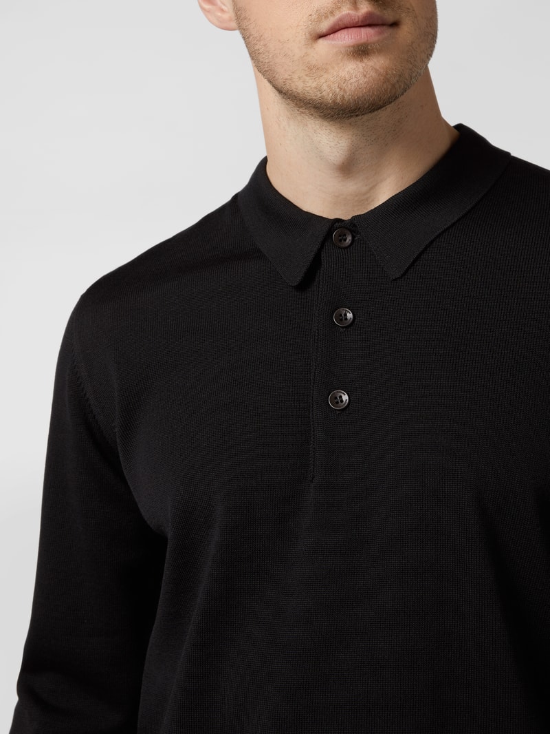 Pullover aus Schurwolle in schwarz