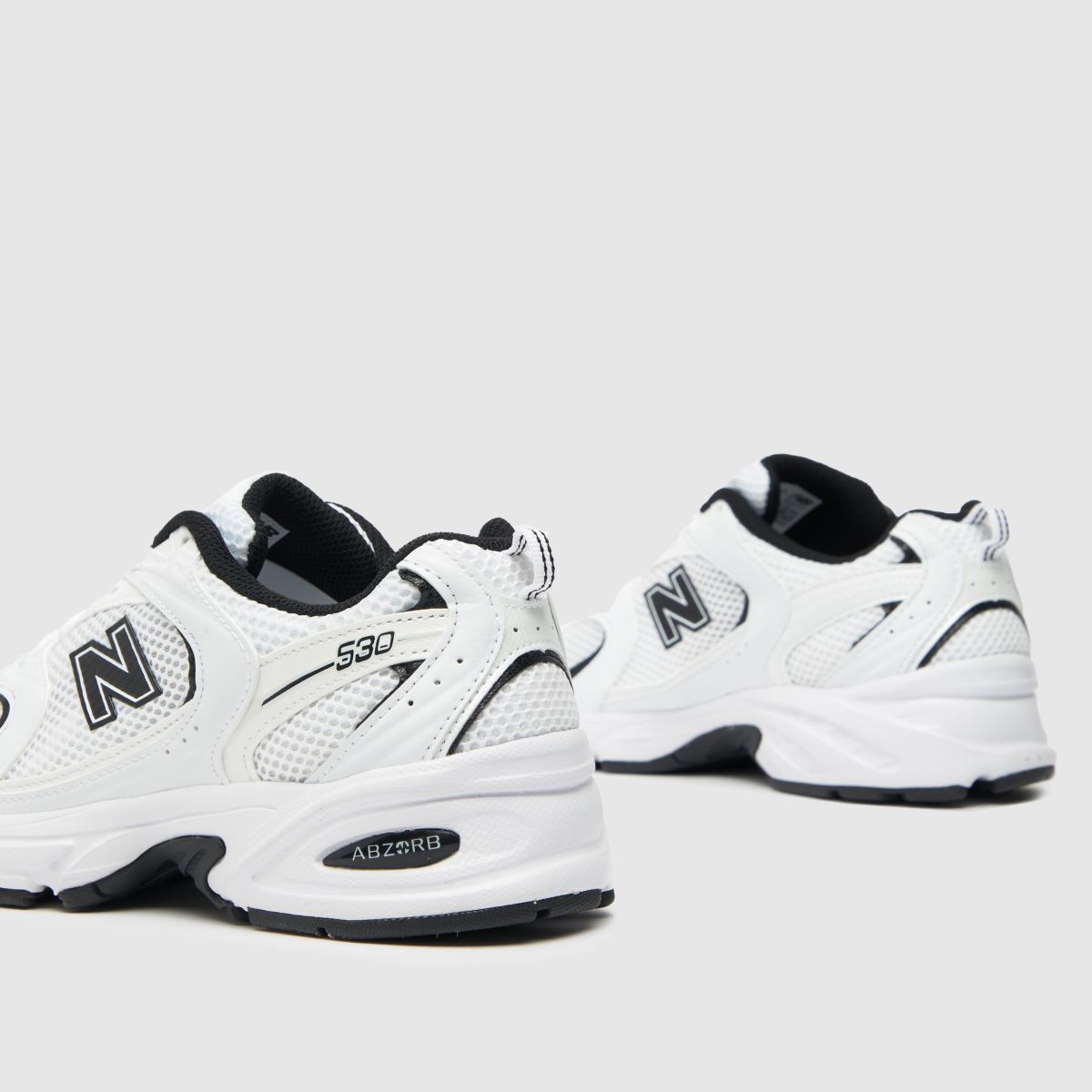 New Balance 530 träningsskor i svart och silver