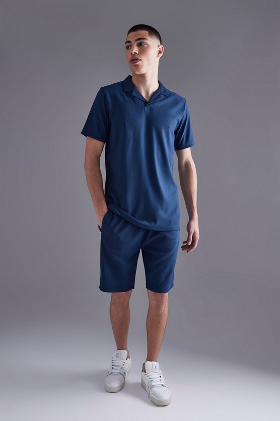 Geripptes Slim-Fit Poloshirt & Shorts