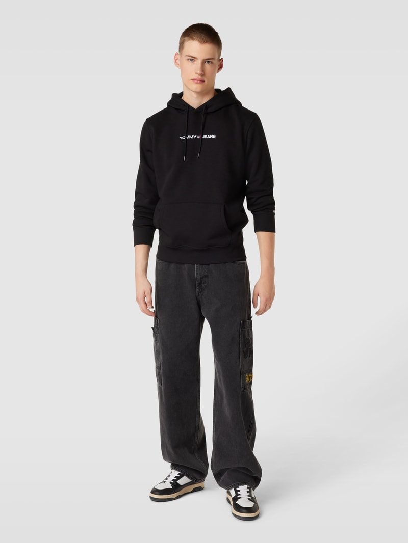 Hoodie mit Label-Stitching in schwarz