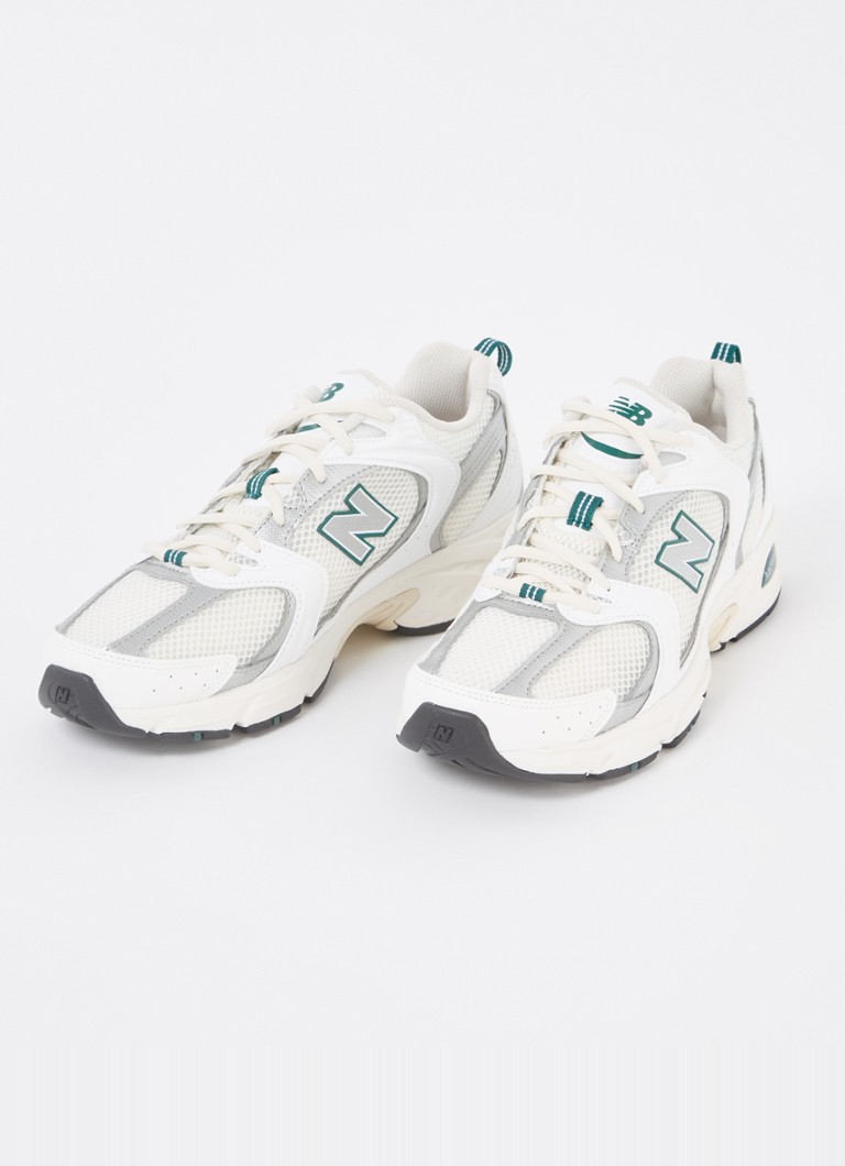 Buty sportowe New Balance 530 z siateczki ze skórzanymi detalami.