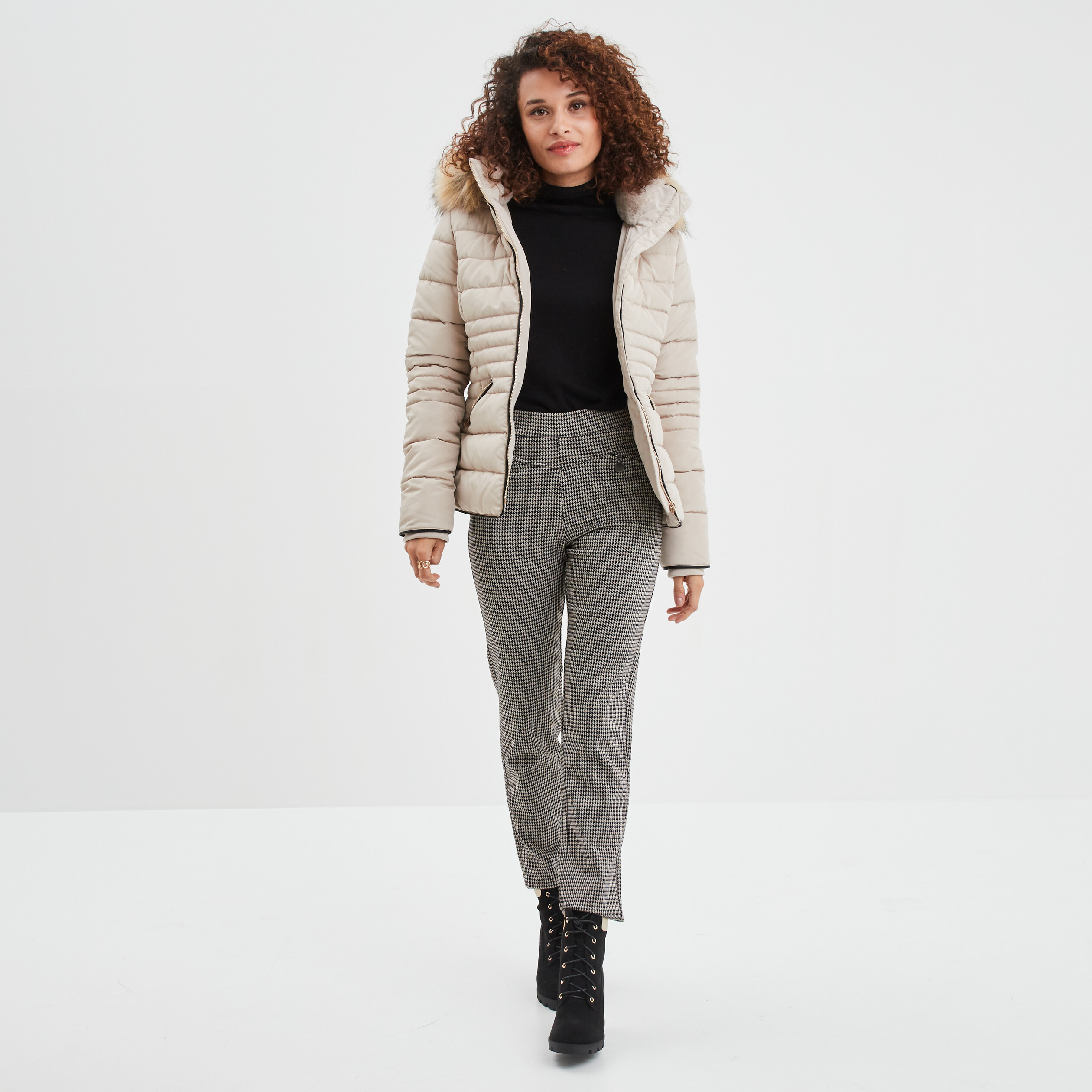 Doudoune courte cintrée à capuche beige femme | La Halle