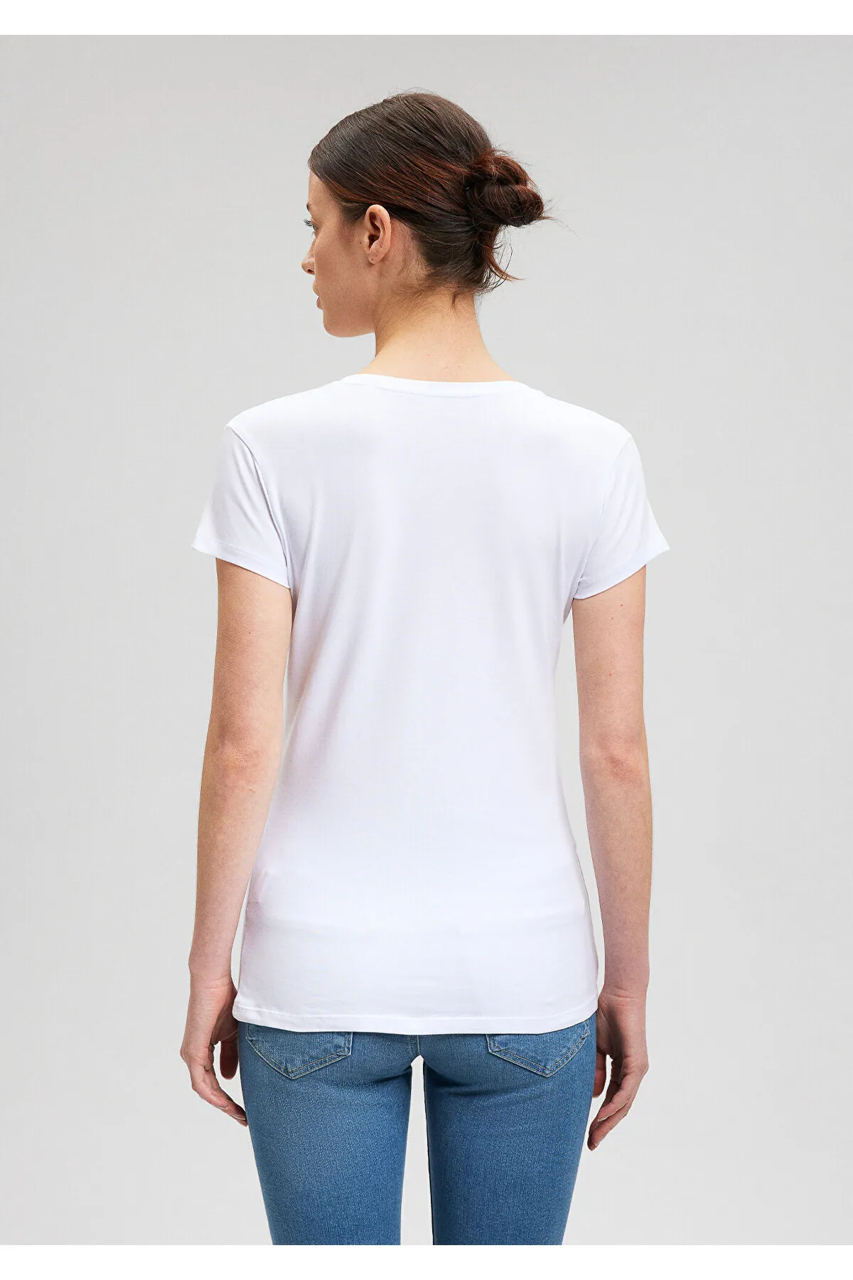 Mavi  Weißes Stretch-T-Shirt mit V-Ausschnitt - Taillierter Schnitt162769-620