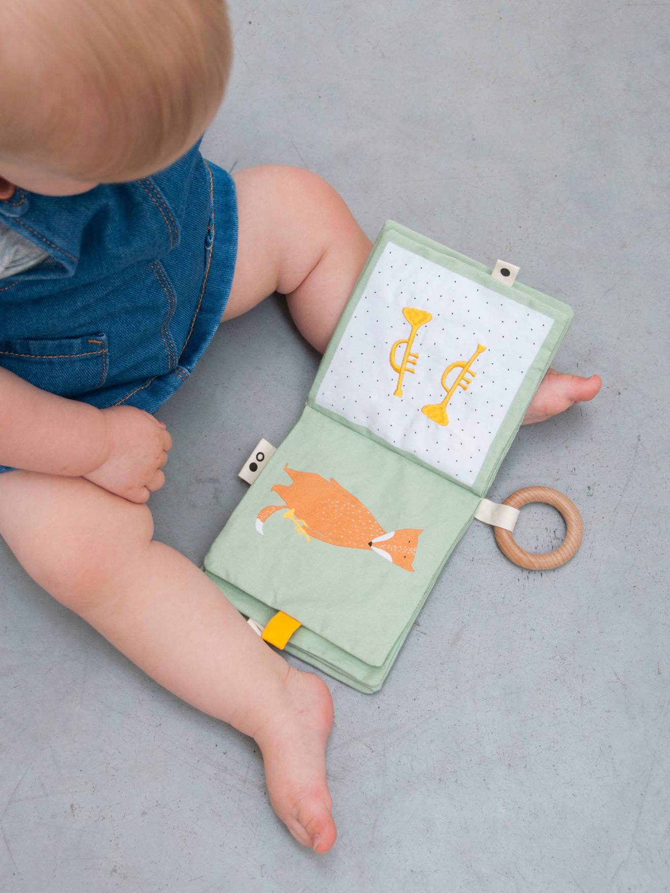 Trixie Baby Stoffbuch mit Tieren TRIXIE - mehrfarbig