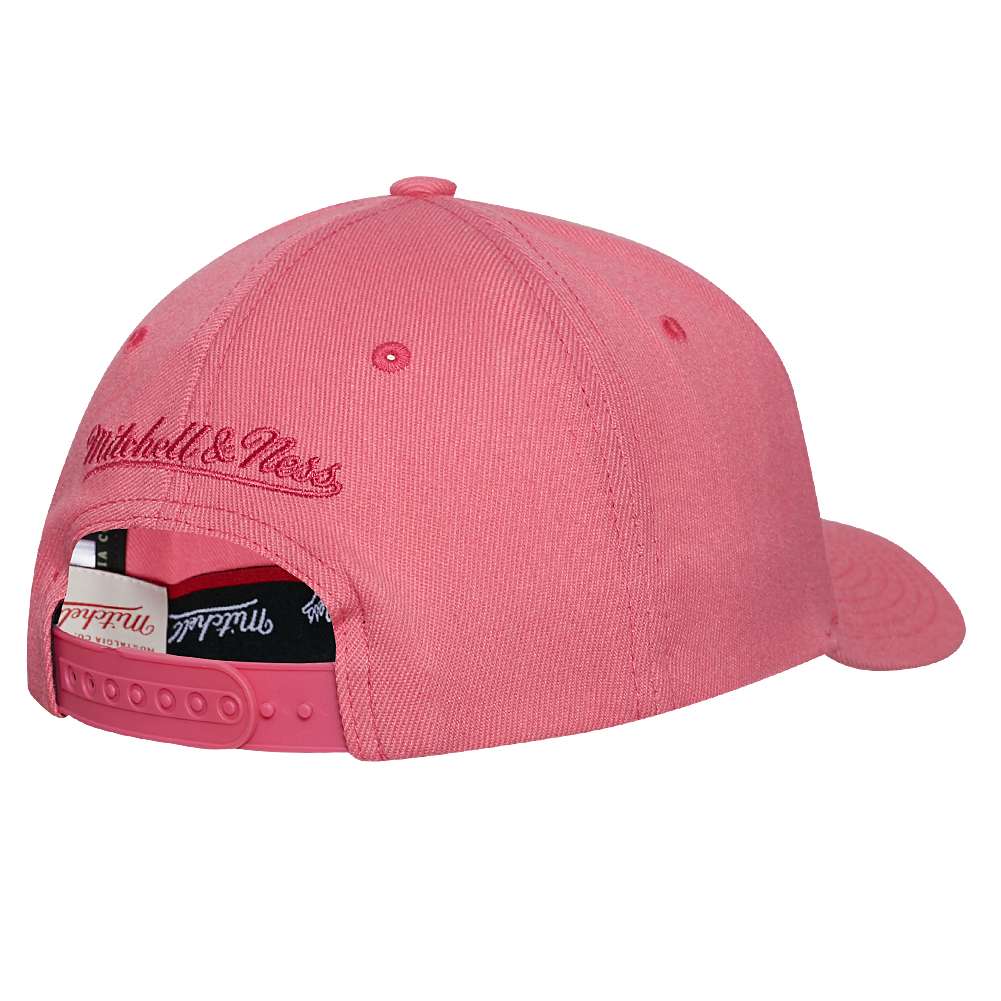 Mitchell & Ness Solid Colour Low Pro Kappe MN-BRA-EU1011-BRA-HOTPIN