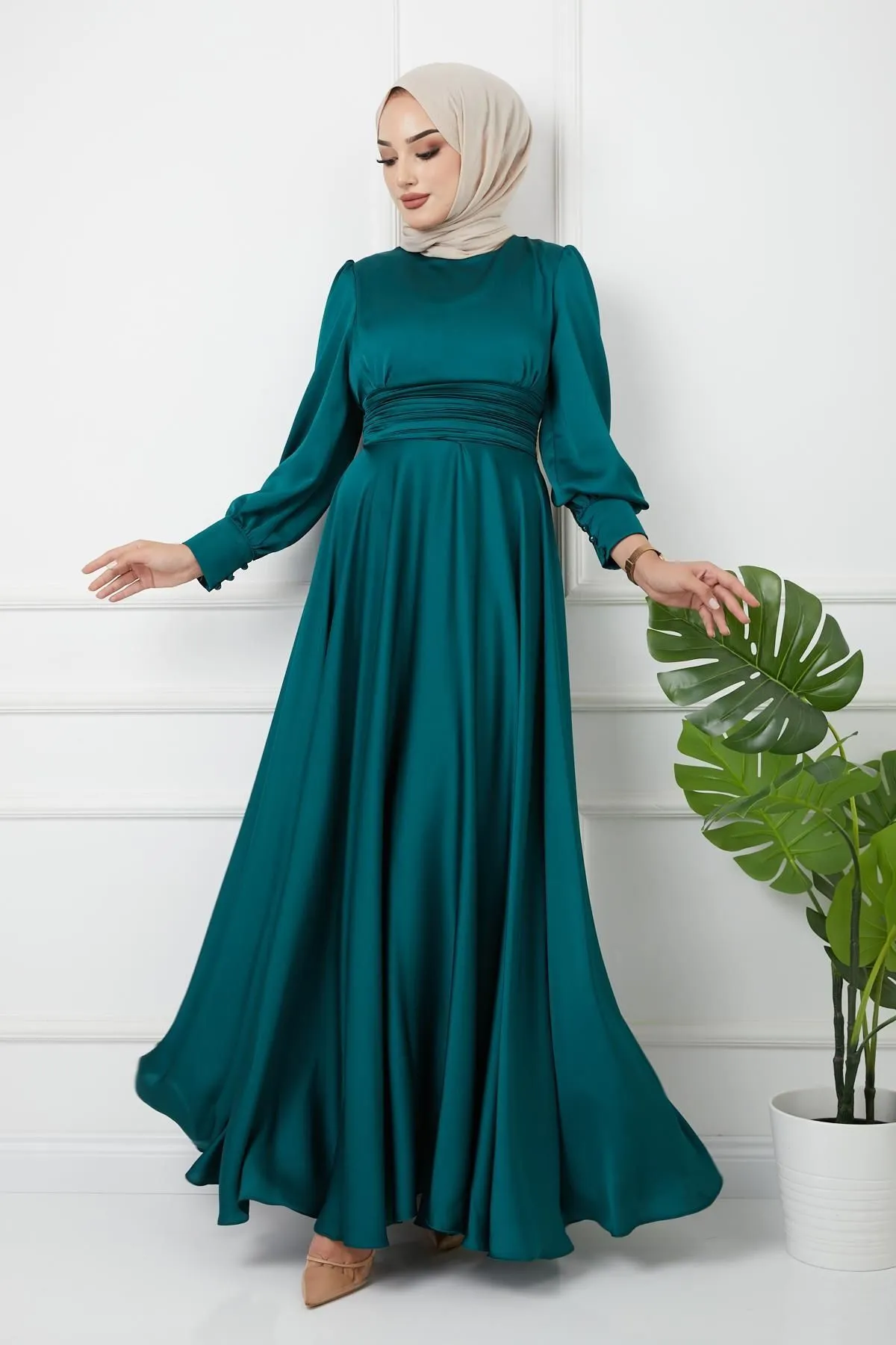 Olcay  Abendkleid mit Taillenfalten und Gürtel, Grün 1595