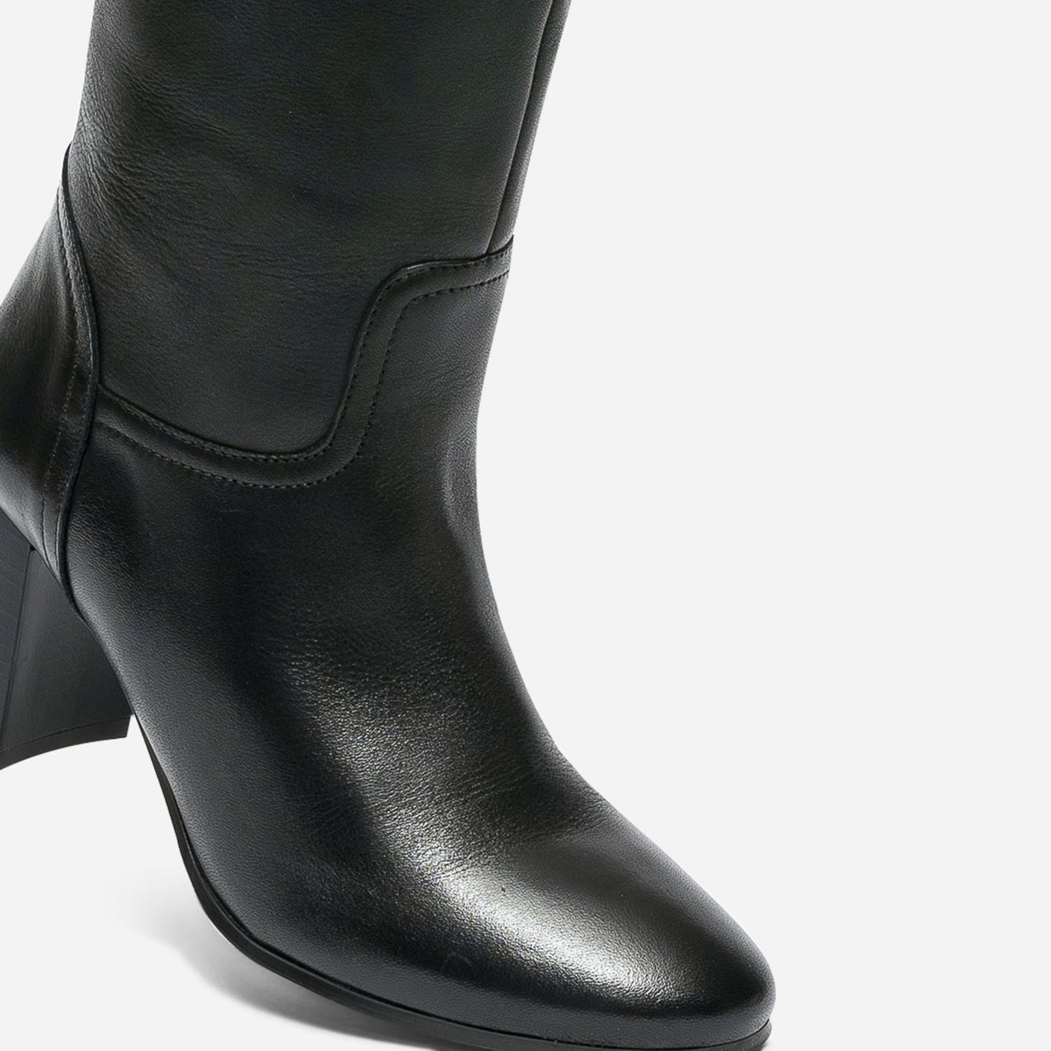 Botte noire en cuir à talon