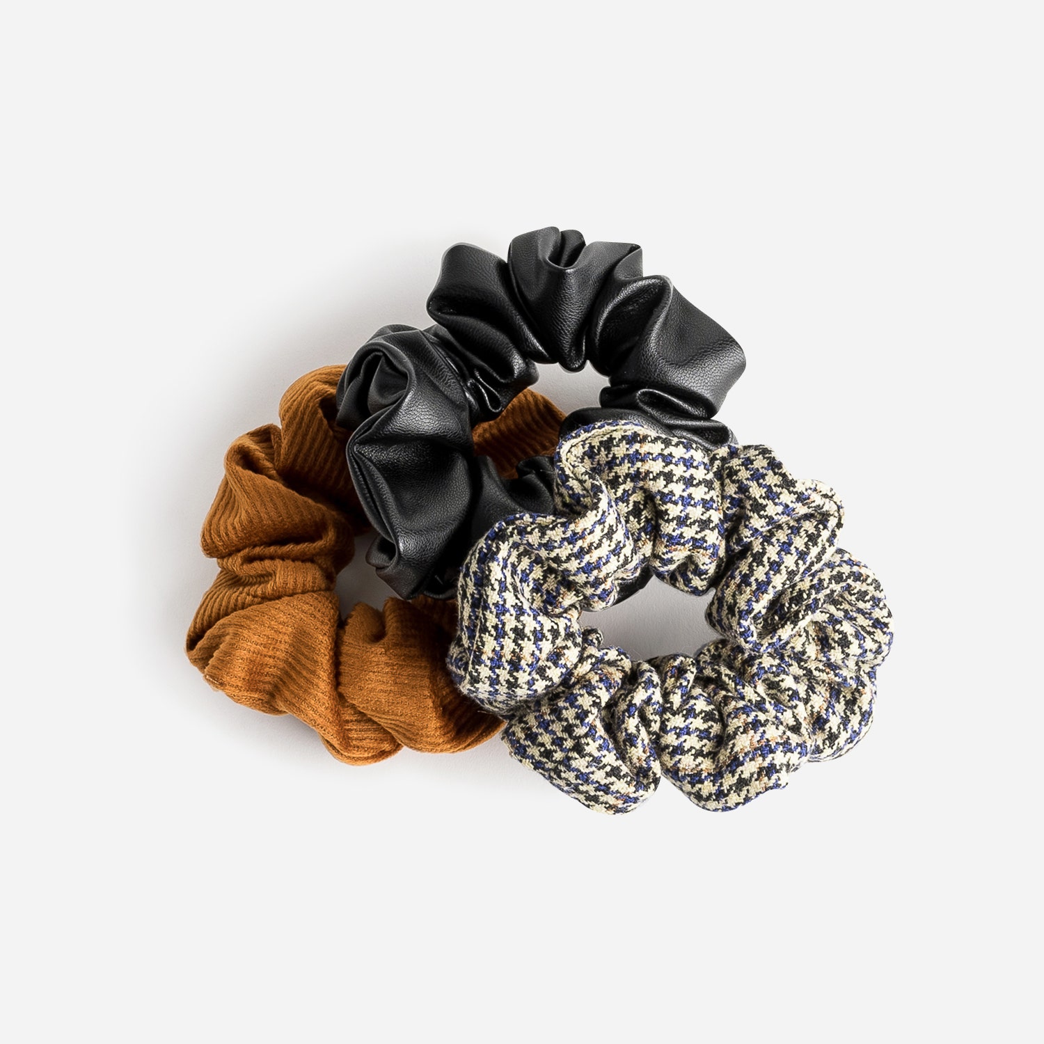 Chouchous noir, beige et cognac multi matières