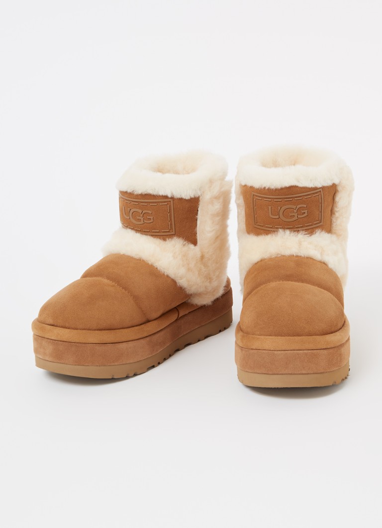 Κλασικές μπότες UGG Chillapeak από σουέτ με ένθετα από δέρμα προβάτου.