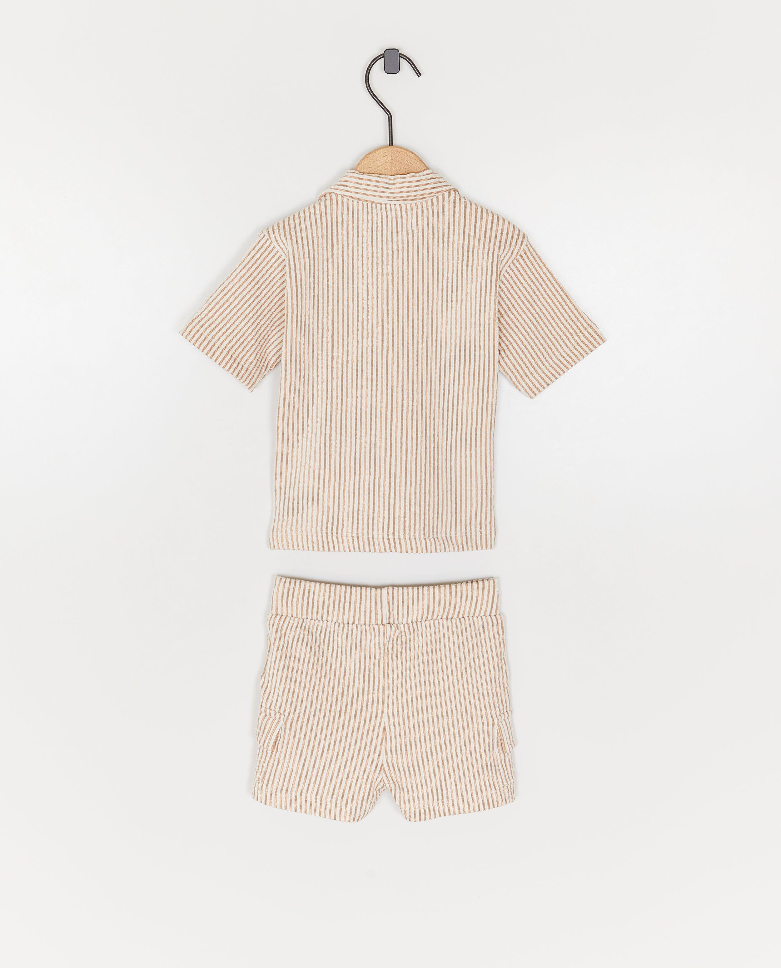 Set Dirkje: cămașă + pantaloni scurți maro deschis