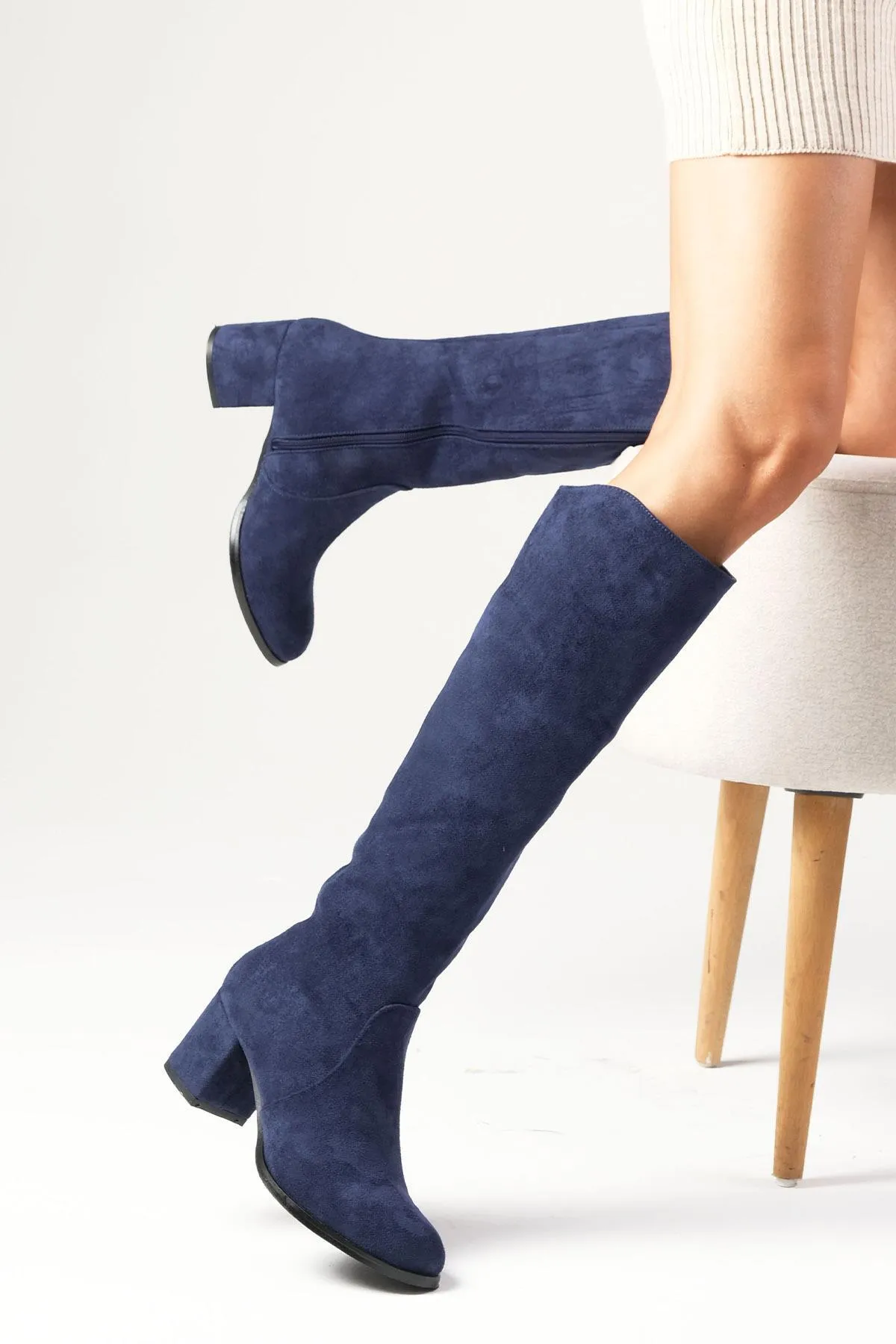 Mio Gusto  Bella Marineblaue Damenstiefel mit seitlichem Reißverschluss und dünnem Kunstpelzfutter