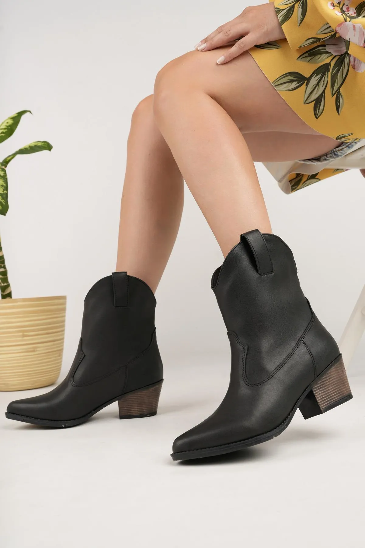 MUGGO  Stilvolle und bequeme Winterstiefel mit Absatz für Damen von Cowboy