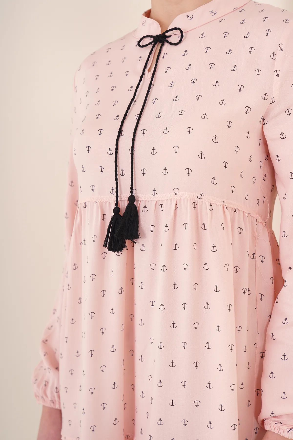 Bigdart  1627 Hijab-Kleid mit Kragen und Schnürung – Puder