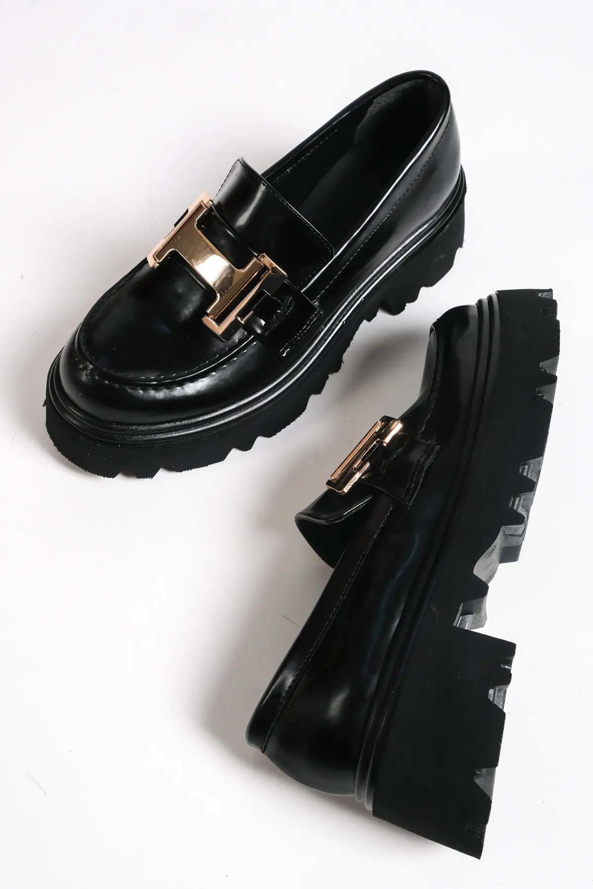 Capone Outfitters  Damen-Loafer mit runder Zehenpartie und H-Schnalle