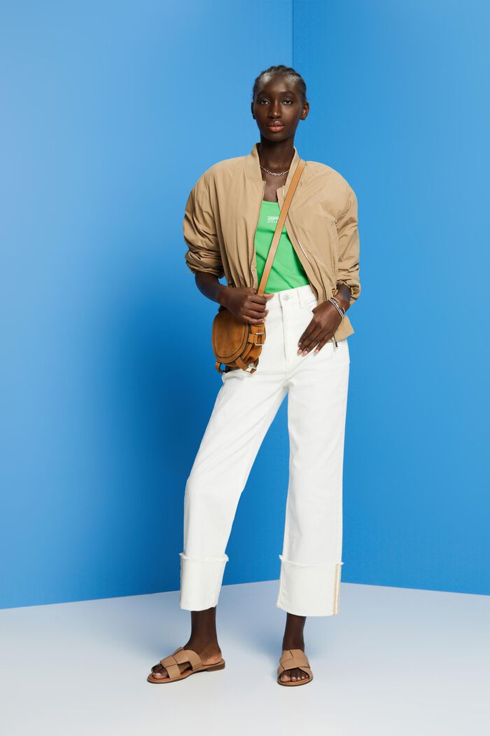 Jeans mit hohem Bund und Beinumschlag