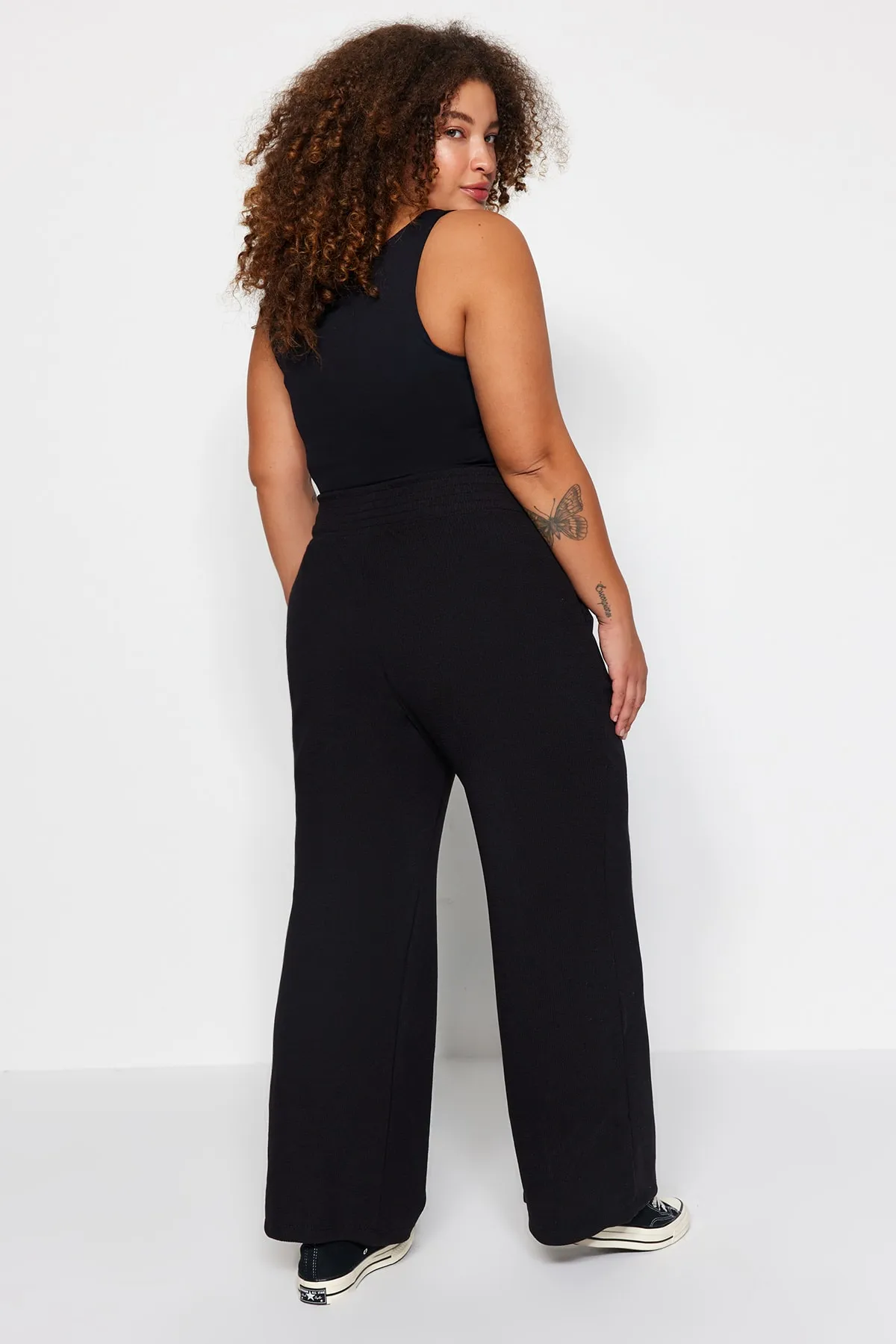 Trendyol Curve  Schwarze Strickhose mit hoher Taille TBBAW24AR00018