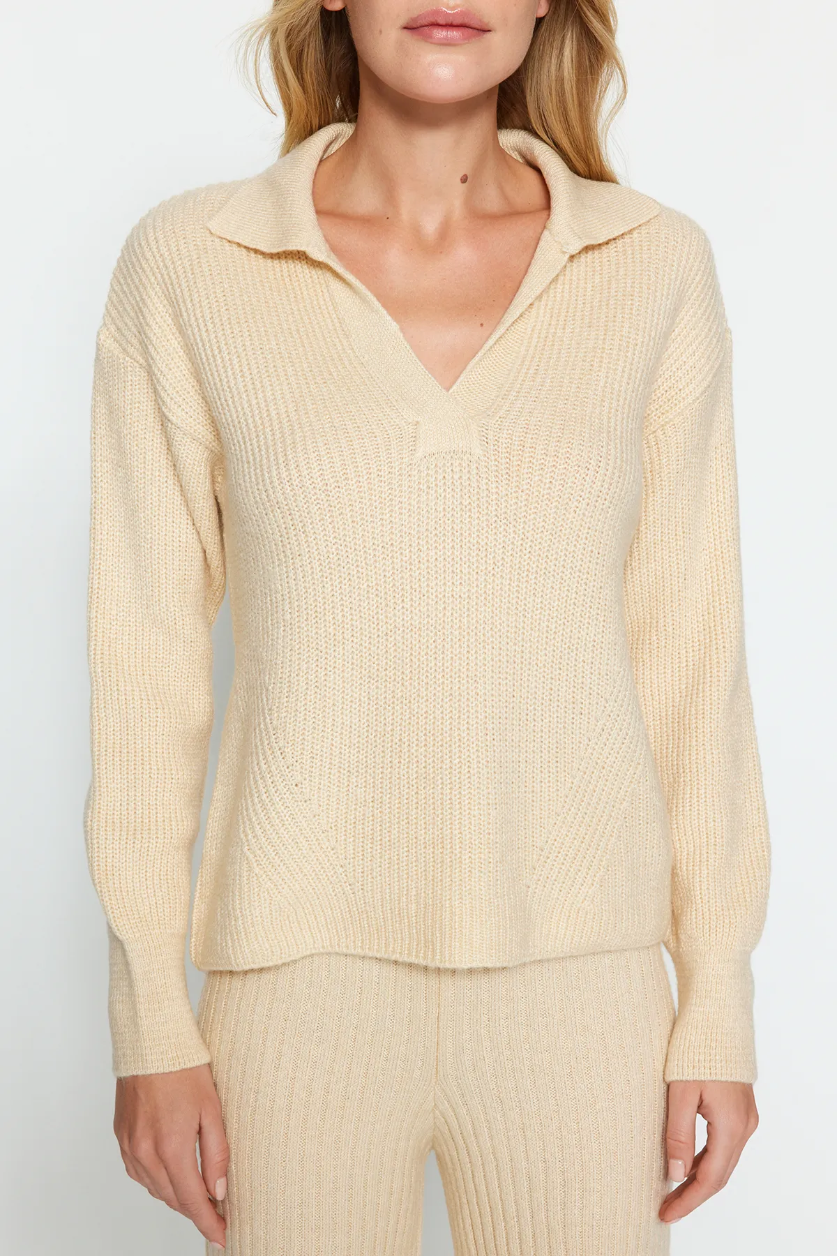 Trendyol Collection  Beiges Strickoberteil- und -unterteil-Set aus der Care Collection TWOAW24AU00097