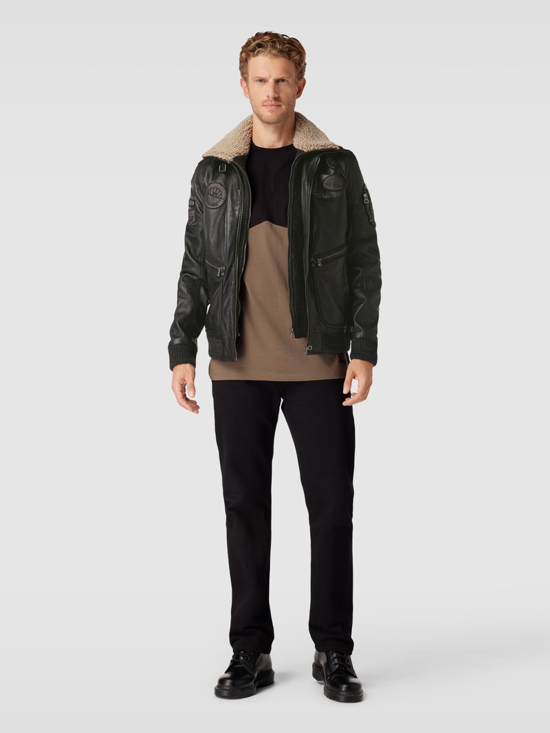 Jacke mit Label-Patch in schwarz