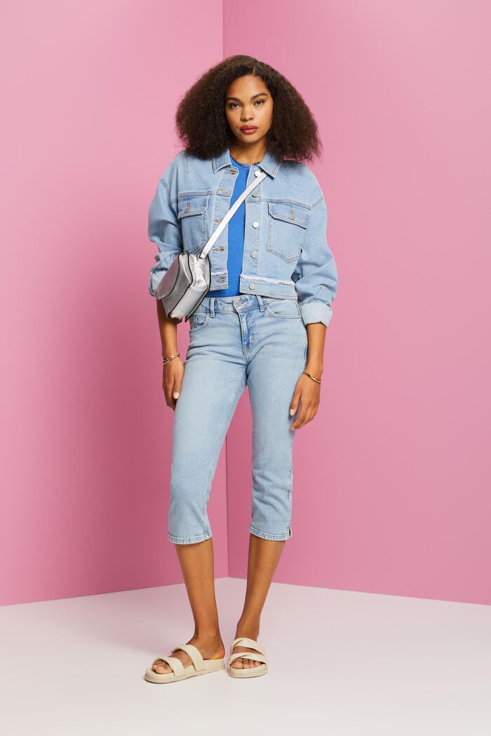 Capri-Jeans mit mittelhohem Bund