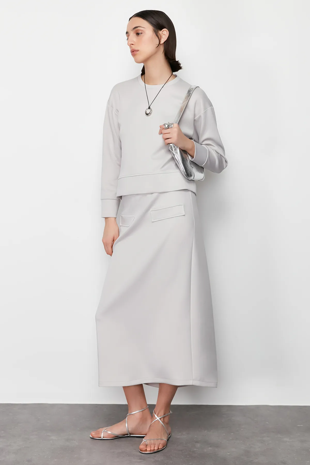 Trendyol Modest  Graues Taucher-/Scuba-Sweatrock-Set mit schlichtem Strick TCTSS24US00039
