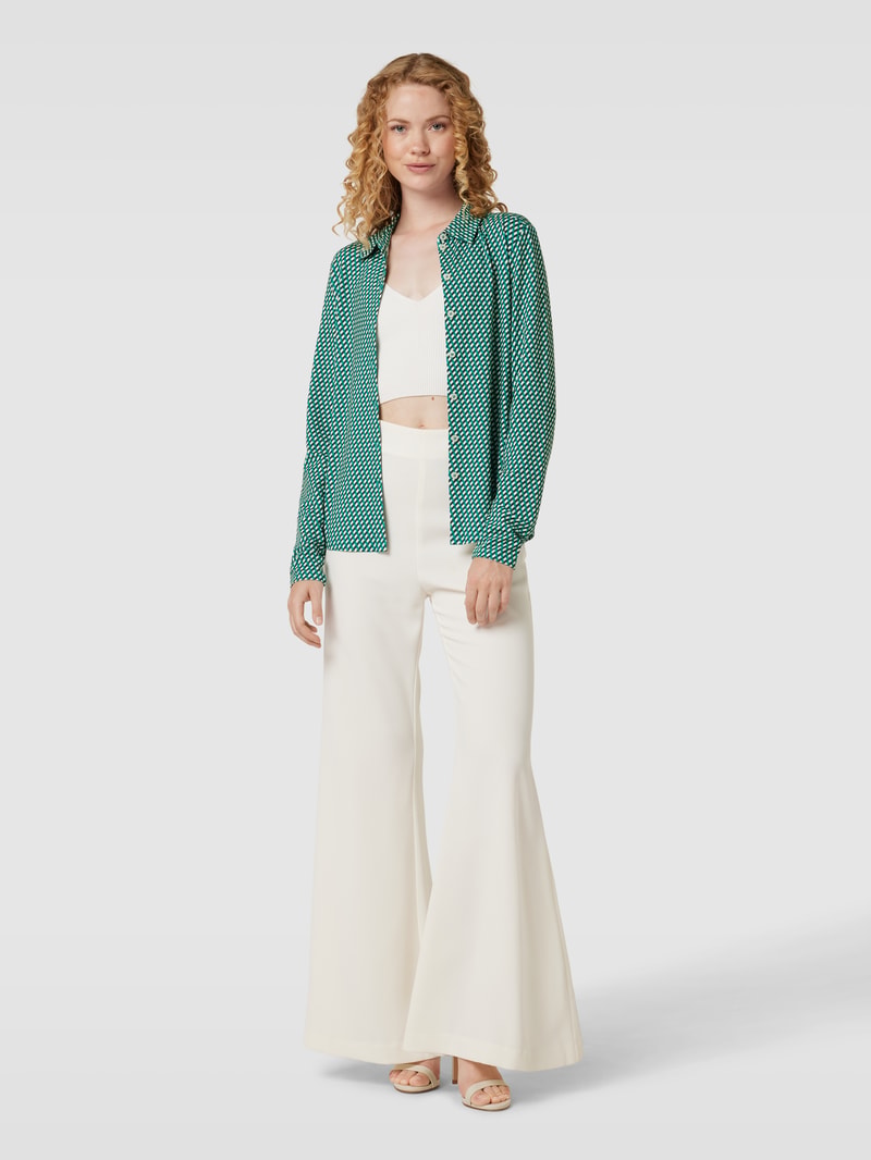 Hemdbluse aus Viskose-Elasthan-Mix mit Allover-Muster in grasgrün