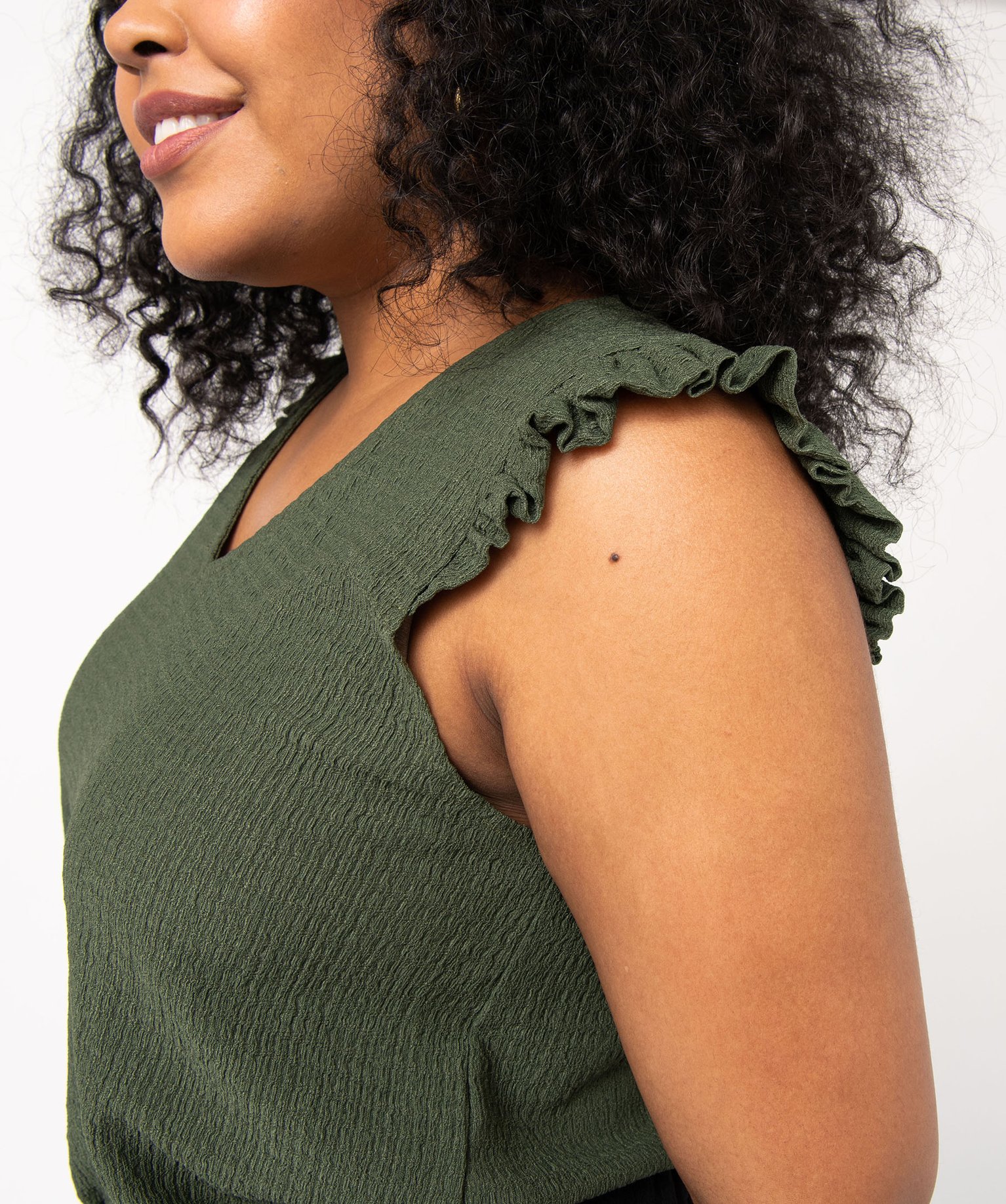 Tee-shirt col V avec volants aux emmanchures femme grande ta... vert | GEMO