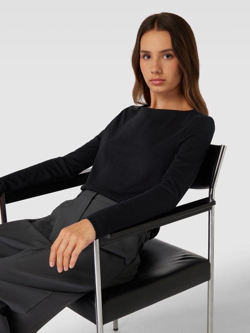 Longsleeve mit U-Boot-Ausschnitt in schwarz
