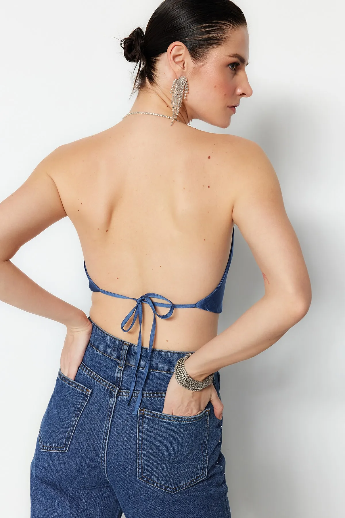 Trendyol Collection  Indigo Stone Strap Detailliertes Satin-Bustier TPRSS22BS0020