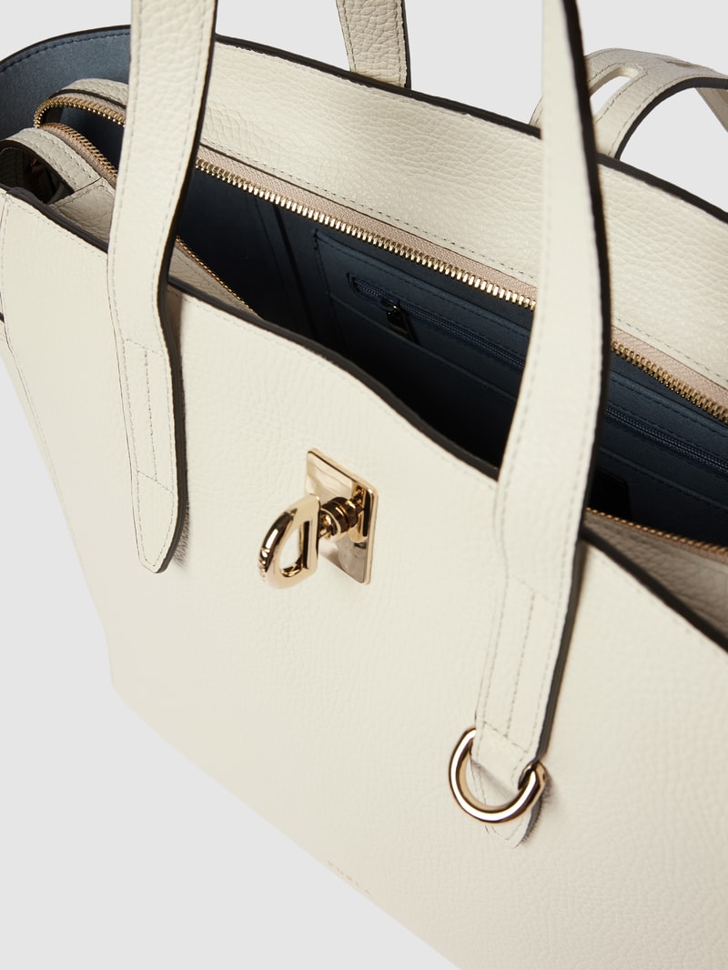 Shopper mit Label-Detail Modell 'NET' in offwhite
