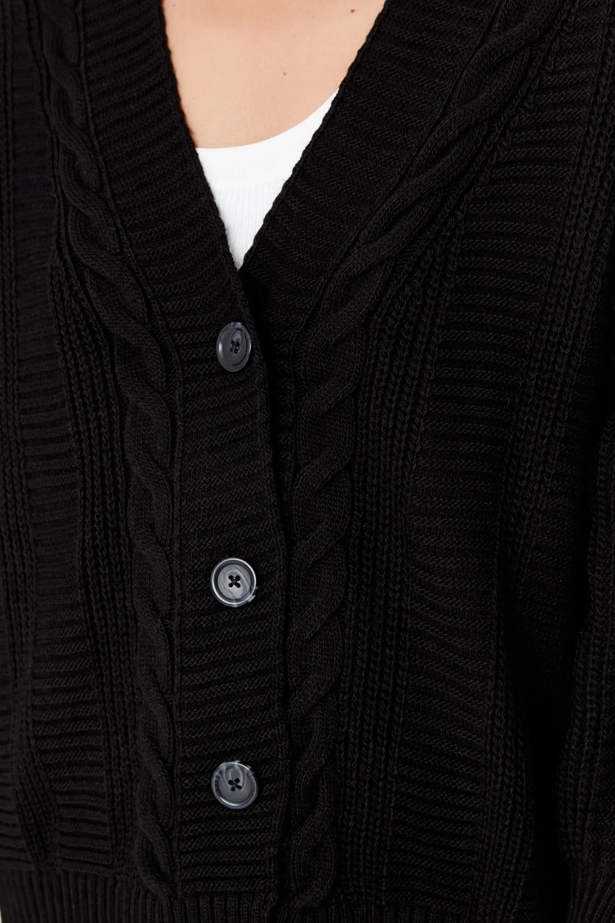 Trendyol Collection  Schwarzer Strick-Cardigan mit weiter Passform TWOAW22HI0176