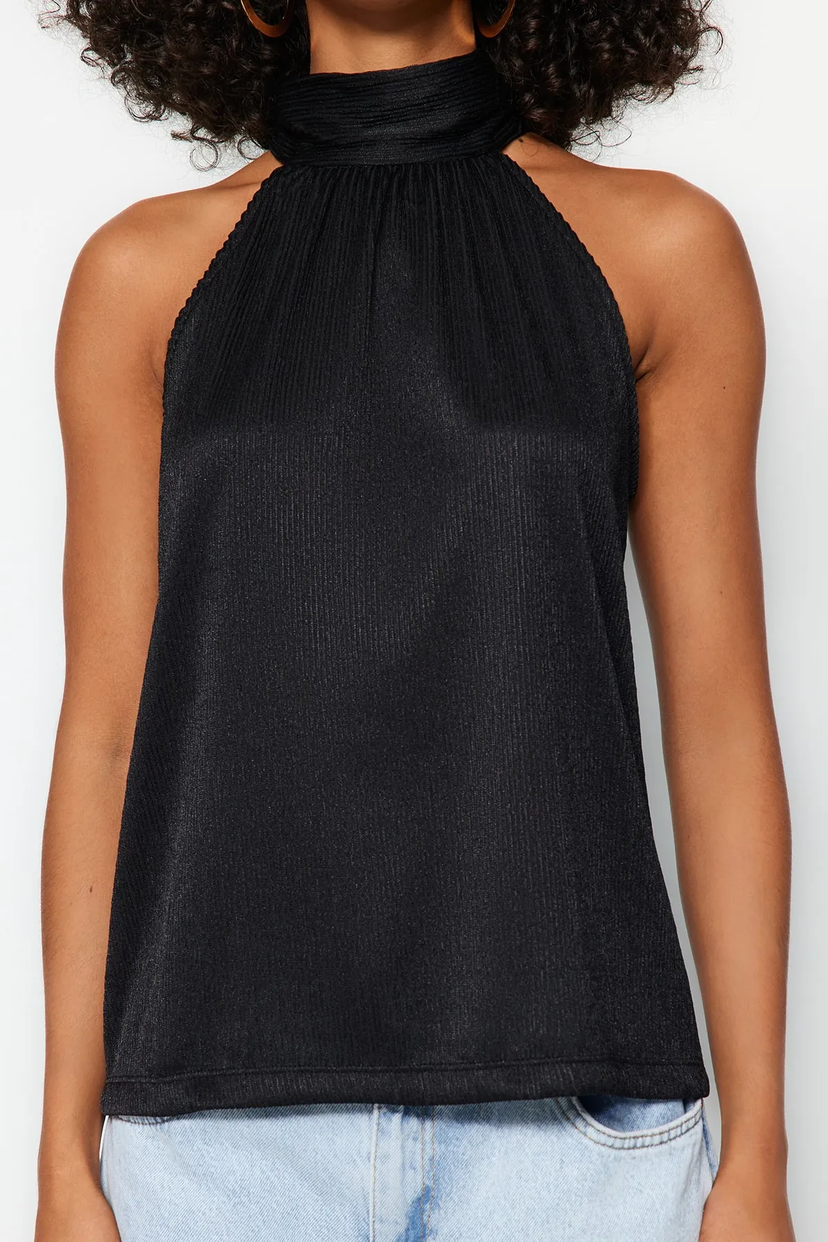 Trendyol Collection  Schwarze, plissierte Strickbluse mit hohem Kragen TWOSS23BZ00952