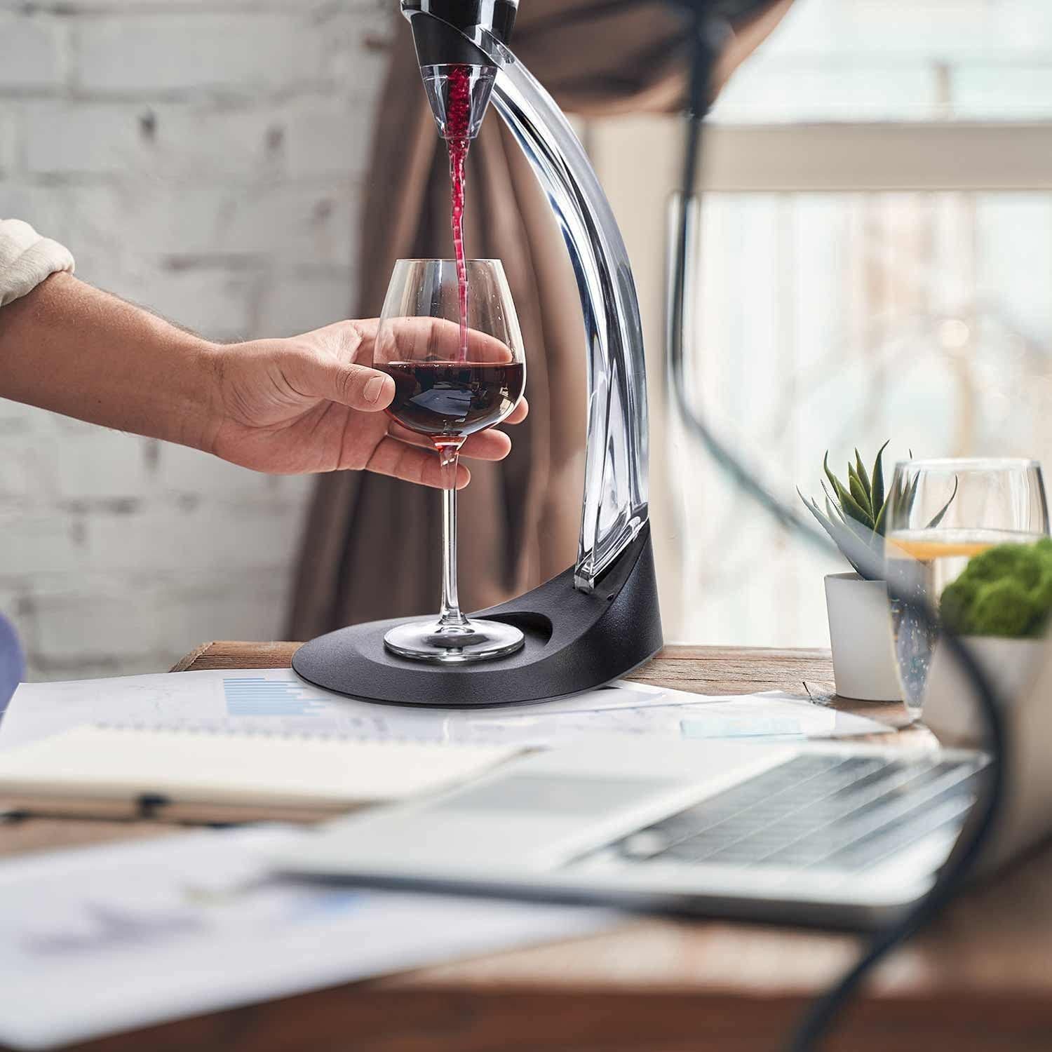 Dimono Dekanter Weinbelüfter Magic Decanter, (Luxus, Wein-Dekanter), Ausgießer