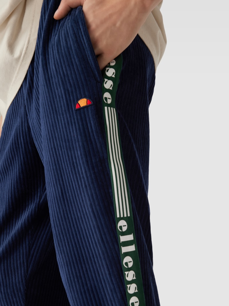 Sweatpants aus Cord Modell 'Sidaq' in marineblau