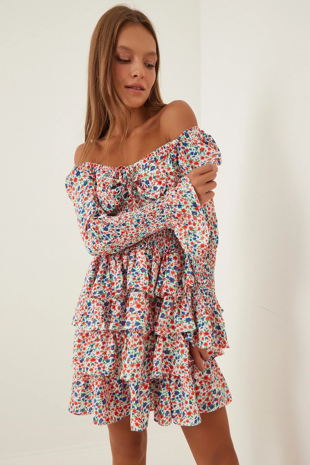 Happiness İstanbul  Rot-weißes geblümtes Katkat-Rüschen-Mini-Sommerkleid für Damen FN02947