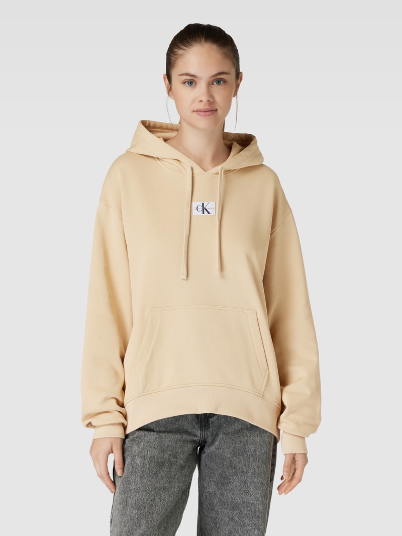 Oversized Hoodie mit Label-Patch in sand