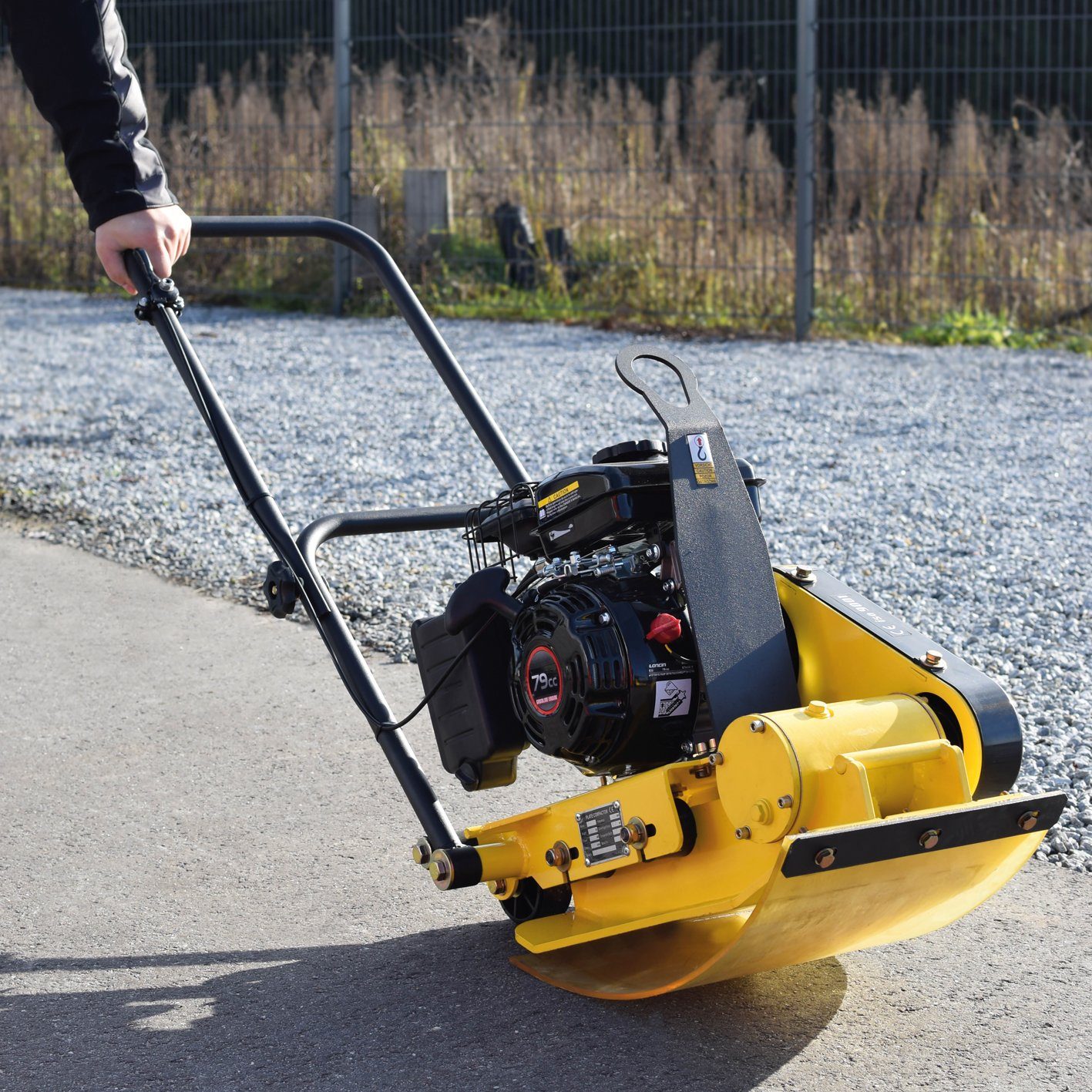 BAMATO Rüttelplatte R-60, max. 5140 vpm, 2-tlg., inklusive Gummimatte und Fahrwerk
