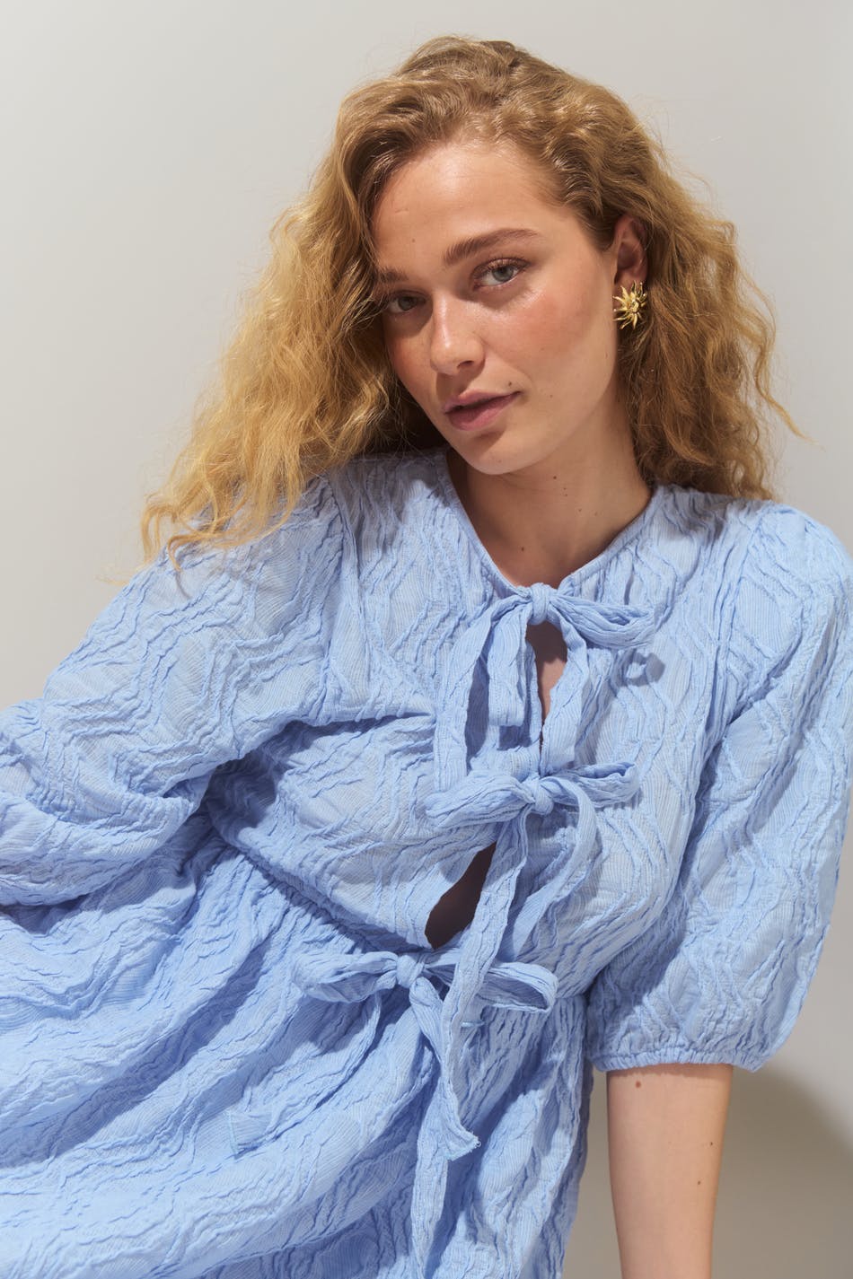 Puff sleeve tie dress