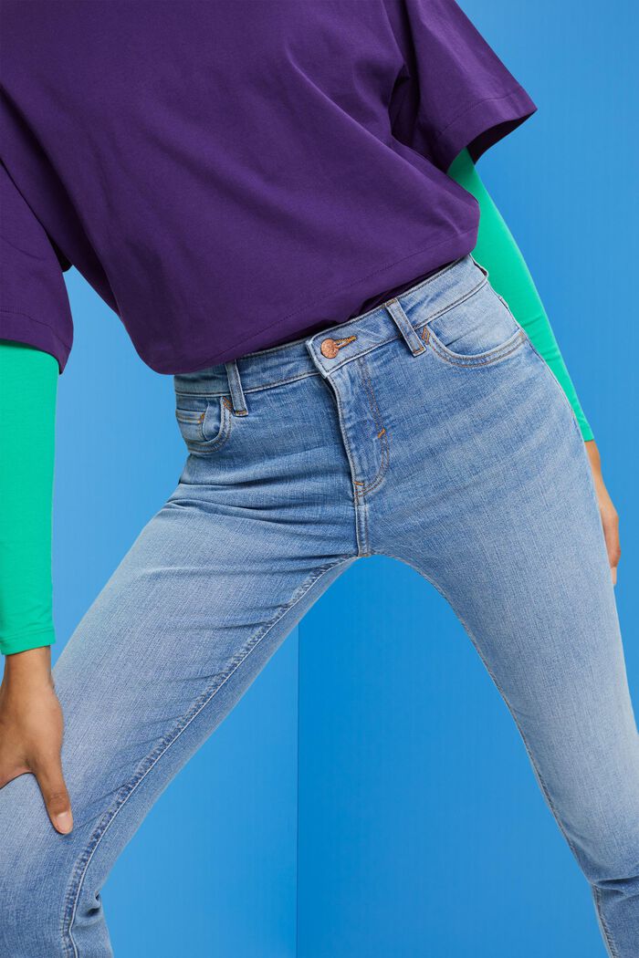 Cropped-Jeans mit mittelhohem Bund